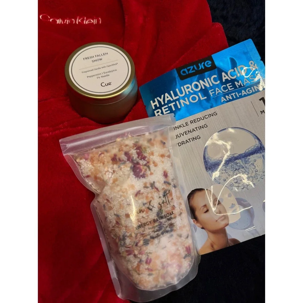 Valentines‎ Spa Gift set, Calvin Klein Red Plush Robe XS/SCandle,Mask,Bath Salts